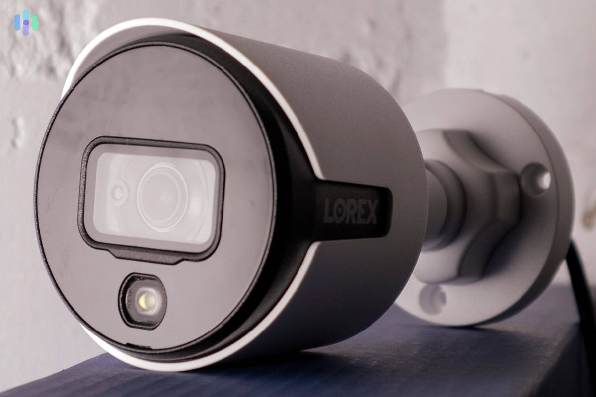 Lorex 4K Camera System on box Lorex 4K Camera System on box