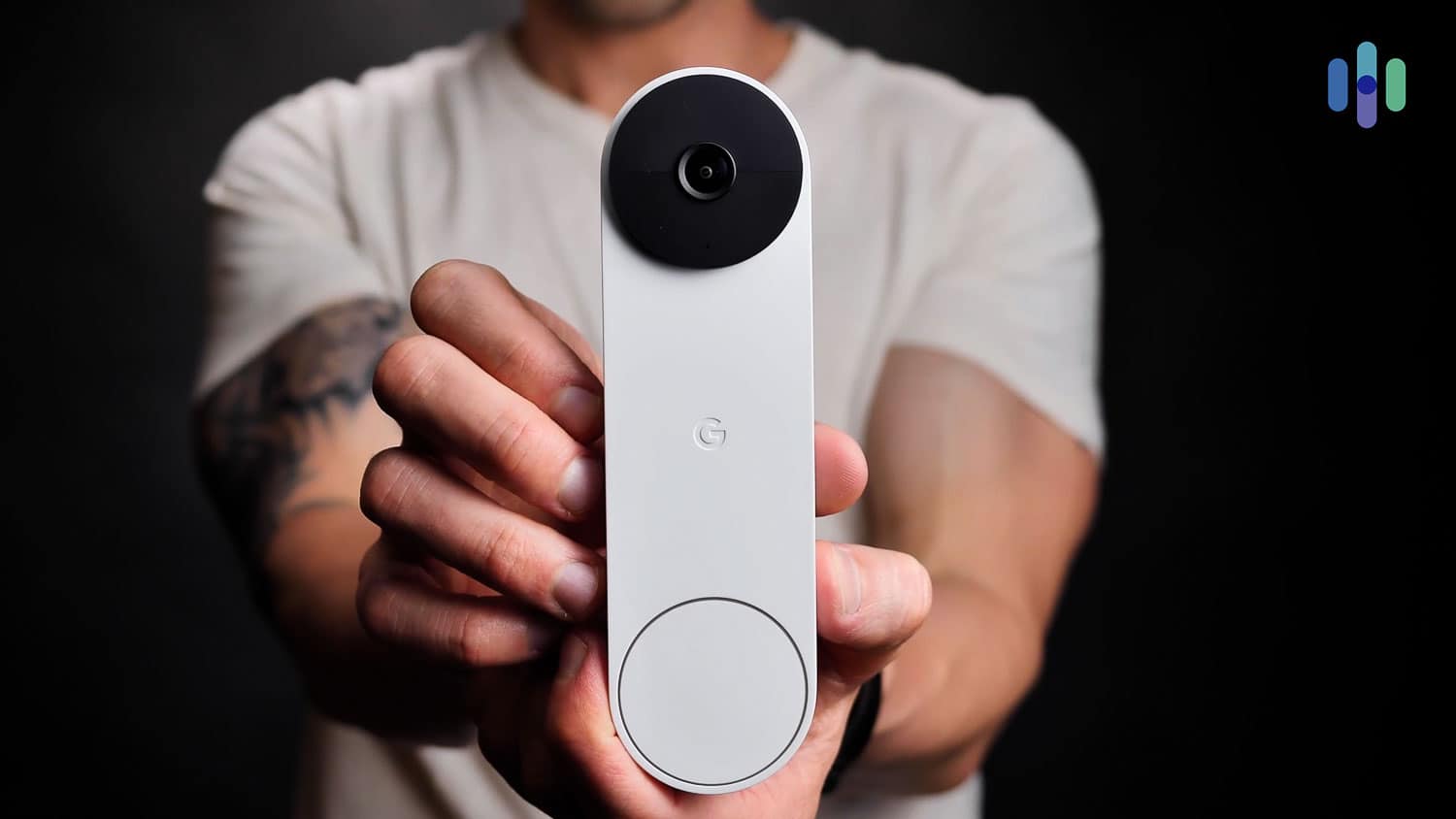 Nest Doorbell (battery) in hand Nest Doorbell (battery) in hand