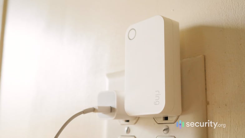 Ring Alarm Range Extender (2nd Gen) Ring Alarm Range Extender (2nd Gen)